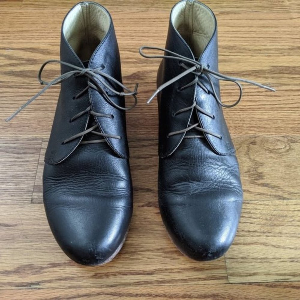 Nisolo Women’s Black Harper Chukka Chelsea Boots 7 - Picture 2 of 6